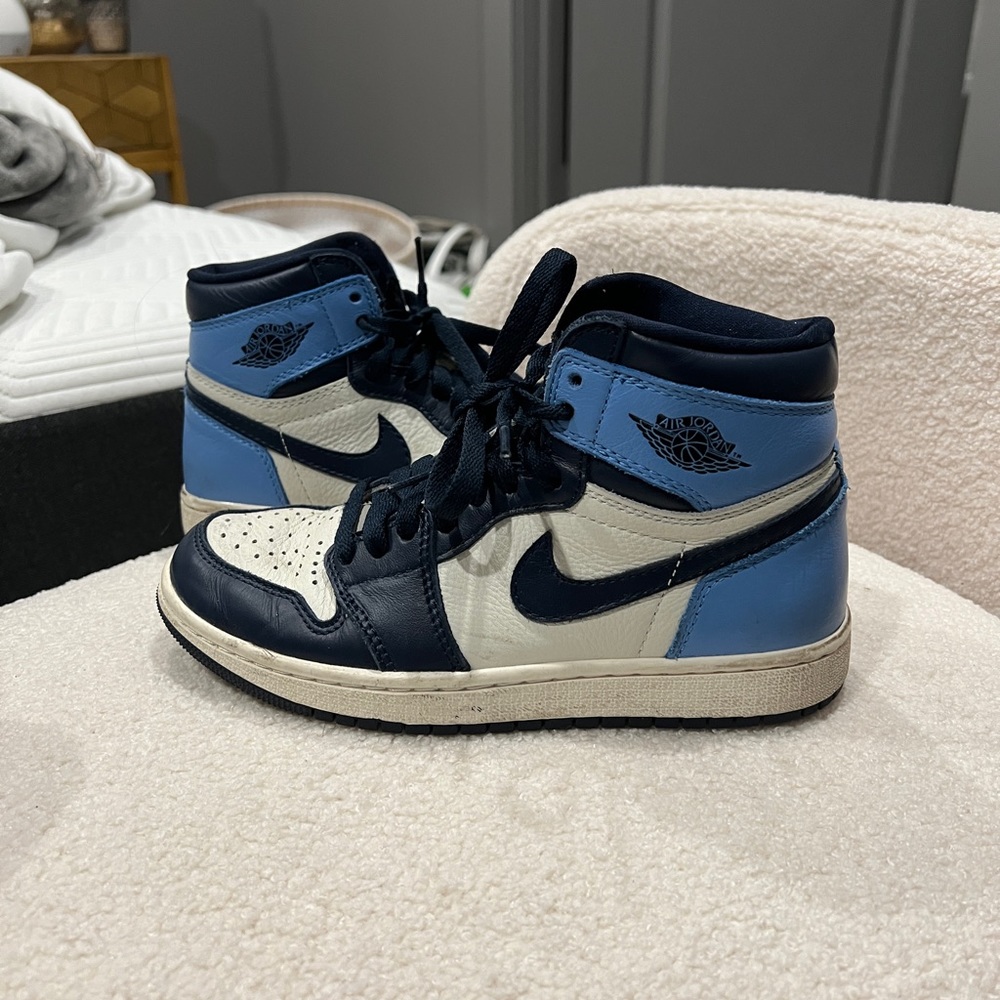 Nike Jordan 1 Retro High Obsidian UNC